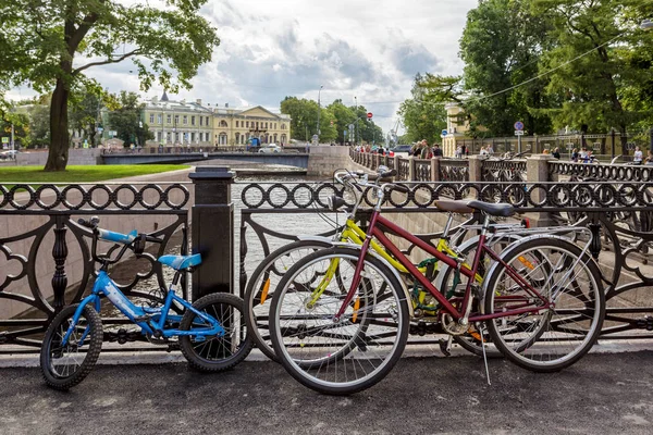Saint Petersburg Rússia Agosto 2016 Bicicletas Embankment Moika São Petersburgo — Fotografia de Stock