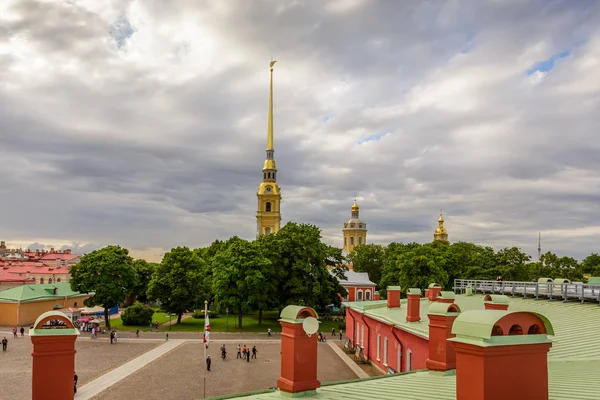 Rusya Saint Petersburg Haziran 2017 Peter Paul Kalesi Bulutlu Bir — Stok fotoğraf