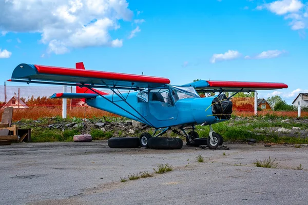 Alte Zerlegte Flugzeuge Auf Dem Parkplatz — Stockfoto