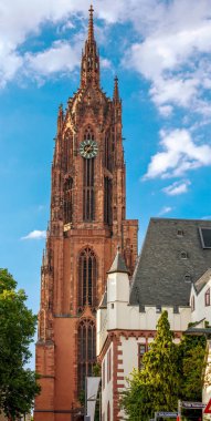 Frankfurt Am Main, Almanya - 06 Ağustos 2017: Frankfurt Am Main 'deki St. Bartholomew İmparatorluk Katedrali 