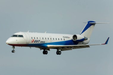 Saint Petersburg, Rusya - 09 Nisan 2017: Boeing 737 500 Vq Bpp havayolu Utair Havacılık.