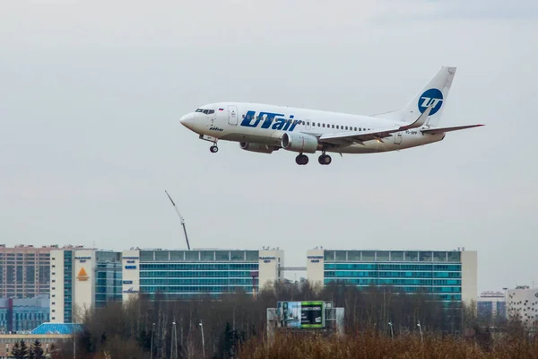 Saint Petersburg Russie Avril 2017 Piloter Boeing 737 500 Bpp Photos De Stock Libres De Droits