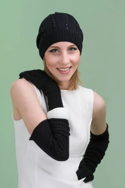 Young woman wearing a winter cap — Stock Photo, Image