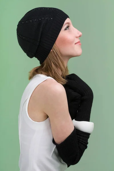 Young woman wearing a winter cap — Stock Photo, Image