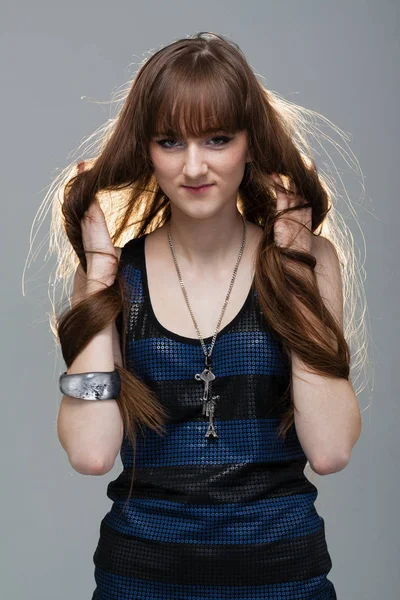 Closeup portrait of glamour young girl with beautiful long hair — Stock Photo, Image