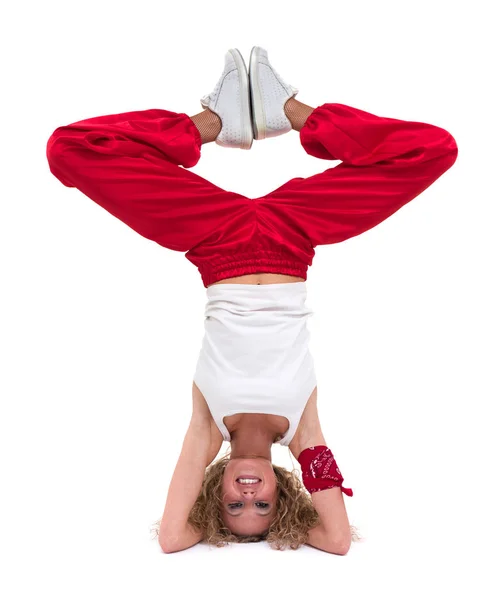 Fitness vrouw doen oefeningen, geïsoleerd op een witte achtergrond in volle lengte. — Stockfoto