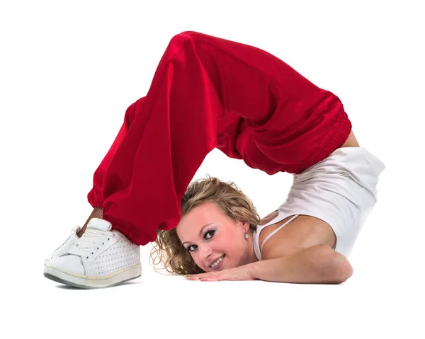 Fitness vrouw doen oefeningen, geïsoleerd op een witte achtergrond in volle lengte. — Stockfoto