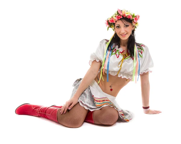 Menina em polonês traje tradicional nacional posando, retrato de comprimento total contra branco isolado — Fotografia de Stock