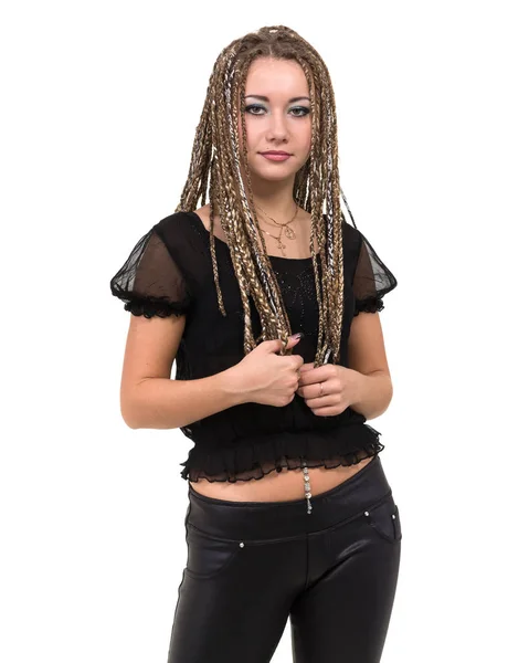 Portret van jonge lachende vrouw met dreadlocks. — Stockfoto