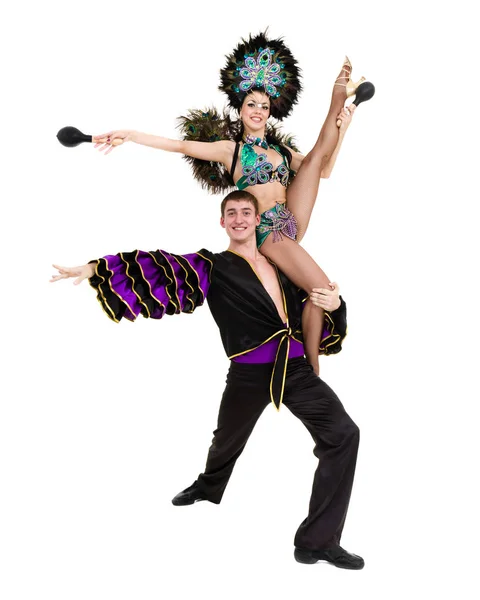 Zigeuner-Flamenco-Tänzerpaar tanzt vor isoliertem weißen Hintergrund — Stockfoto