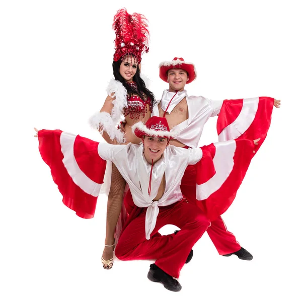 Samba dançarina equipe dançando isolado no fundo branco — Fotografia de Stock