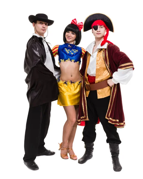 Danser team dragen van Halloween, carnaval kostuums dansen tegen geïsoleerde wit in volledige lichaam — Stockfoto