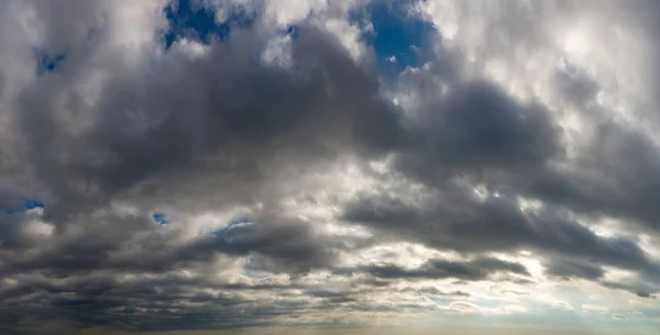 Fantastische Donkere Donderwolken Natuurlijke Lucht Compositie Breed Panorama — Stockfoto