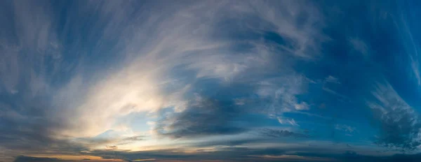日出时分的云彩 — 图库照片