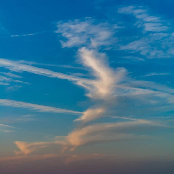 Fantásticas nubes al amanecer —  Fotos de Stock