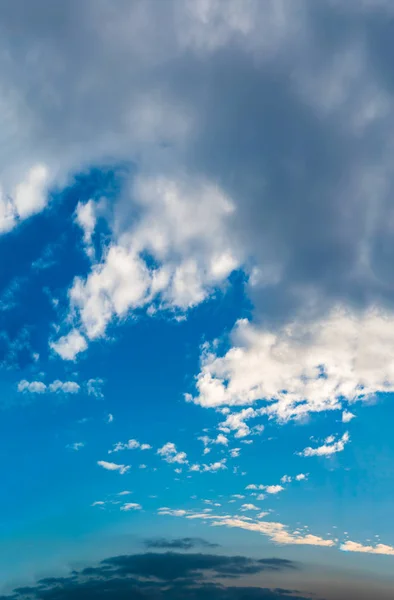 Fantastiska Mjuka Moln Mot Blå Himmel Naturlig Komposition — Stockfoto