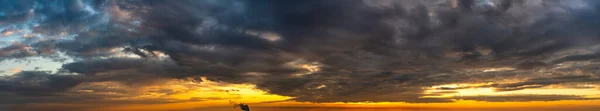 Fantastic Dark Blue Thunderclouds Sunrise Natural Composition — Stock Photo, Image