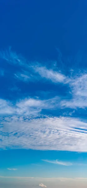 Fantásticas Nuvens Suaves Contra Céu Azul Composição Natural — Fotografia de Stock