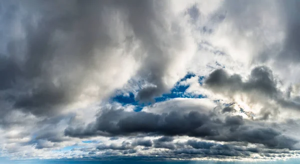 Fantásticas Nuvens Trovão Azul Escuro Nascer Sol Composição Natural — Fotografia de Stock