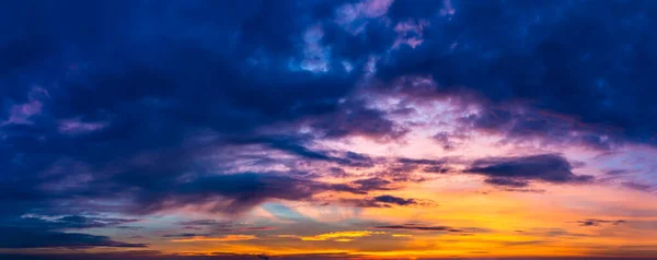 Темно Синие Грозовые Облака Восходе Солнца Естественный Состав — стоковое фото