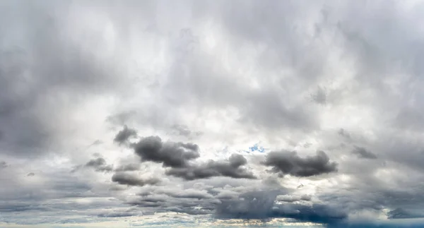 Fantásticas Nuvens Trovão Azul Escuro Nascer Sol Composição Natural — Fotografia de Stock