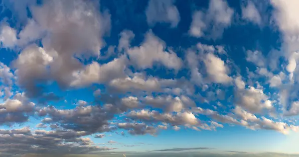 Fantastische Zachte Wolken Bij Zonsopgang Natuurlijke Samenstelling — Stockfoto