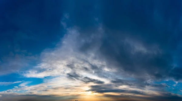 Fantásticas Nuvens Suaves Nascer Sol Composição Natural — Fotografia de Stock