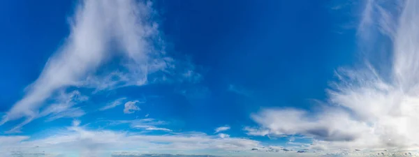 Fantásticas Nubes Suaves Contra Cielo Azul Composición Natural — Foto de Stock