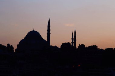 Günbatımında Süleyman Camii manzarası, İstanbul.