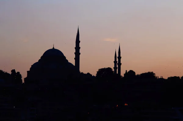 Vue de la mosquée Suleymaniye au coucher du soleil, Istanbul . — Photo