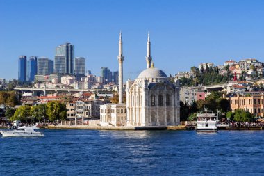 Ortakoy Camii, majidiye Büyük Camii 1856 yılında İstanbul 'da Neo-Barok tarzında inşa edildi..