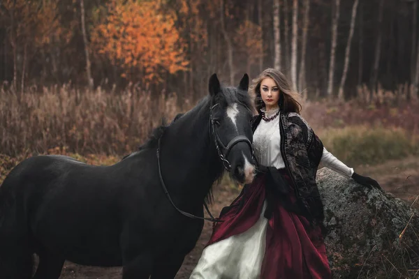 Belle Jeune Femme Avec Cheval Plein Air Brunette Jeune Fille — Photo