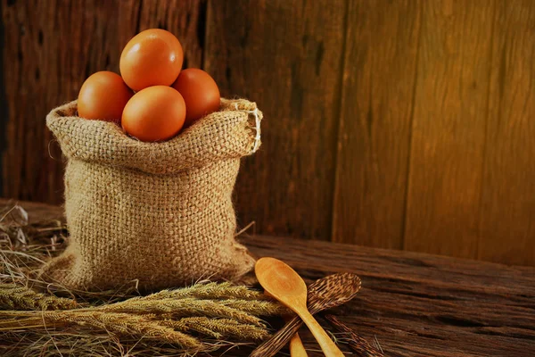 Uova Fresche Sfondo Legno Fattoria Preparare Cucinare Sala Cucina Cibo — Foto Stock