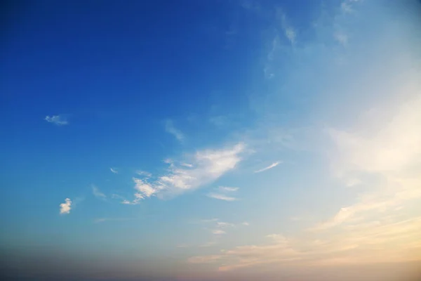 Kék Felhővel Üres Szöveggel Természet Koncepció Prezentációs Háttérrel Gyönyörű Színes — Stock Fotó