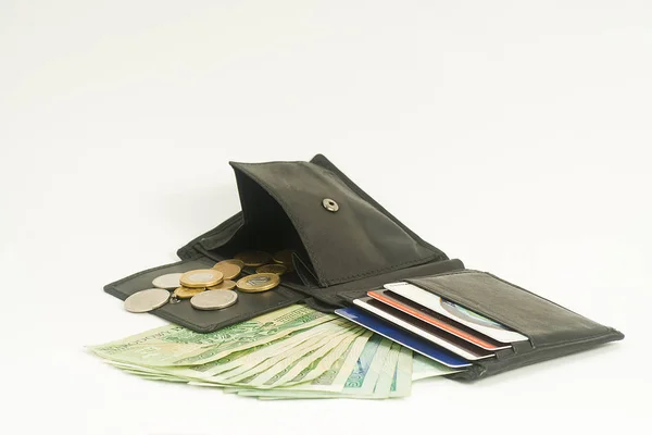 Cartera con tarjetas de crédito y dinero —  Fotos de Stock