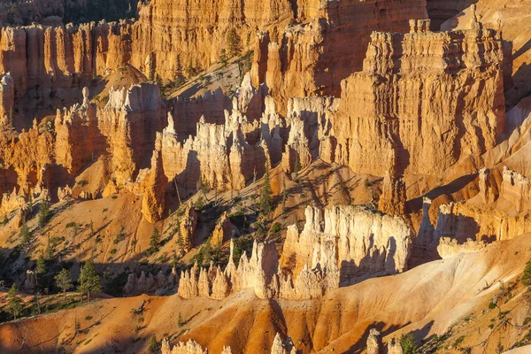 Bryce Canyon kumtaşı oluşumları — Stok fotoğraf