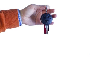 Beyaz arka plan üzerinde izole araba tuşuna basılı tutarak el