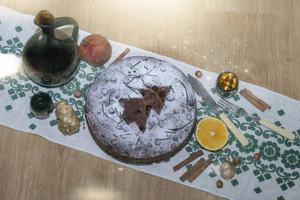 Pastel de frutas de Navidad, vino, granada y naranja — Foto de Stock