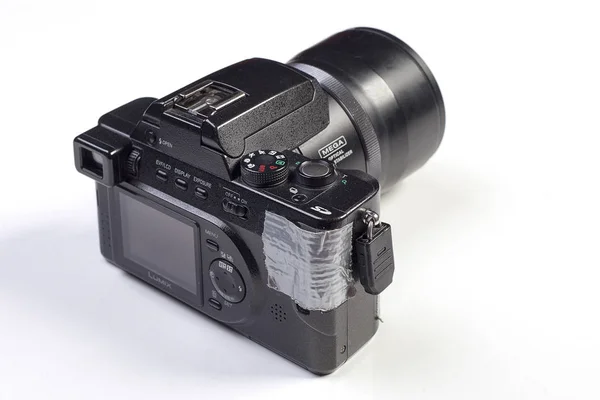 Kiev, Ucrânia - 4 de fevereiro de 2017: Lumix DMC-FZ10, câmera compacta Panasonic prosumer — Fotografia de Stock