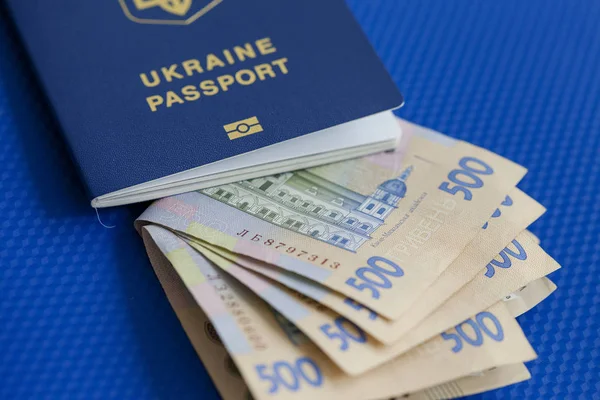 Ukrainian biometric passport id to travel the Europe without visas.Modern passport. — Stock Photo, Image