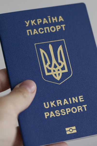 Pasaporte biométrico ucraniano de una nueva muestra — Foto de Stock