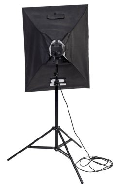 Photostudio aydınlatma donanımları üzerinde beyaz izole