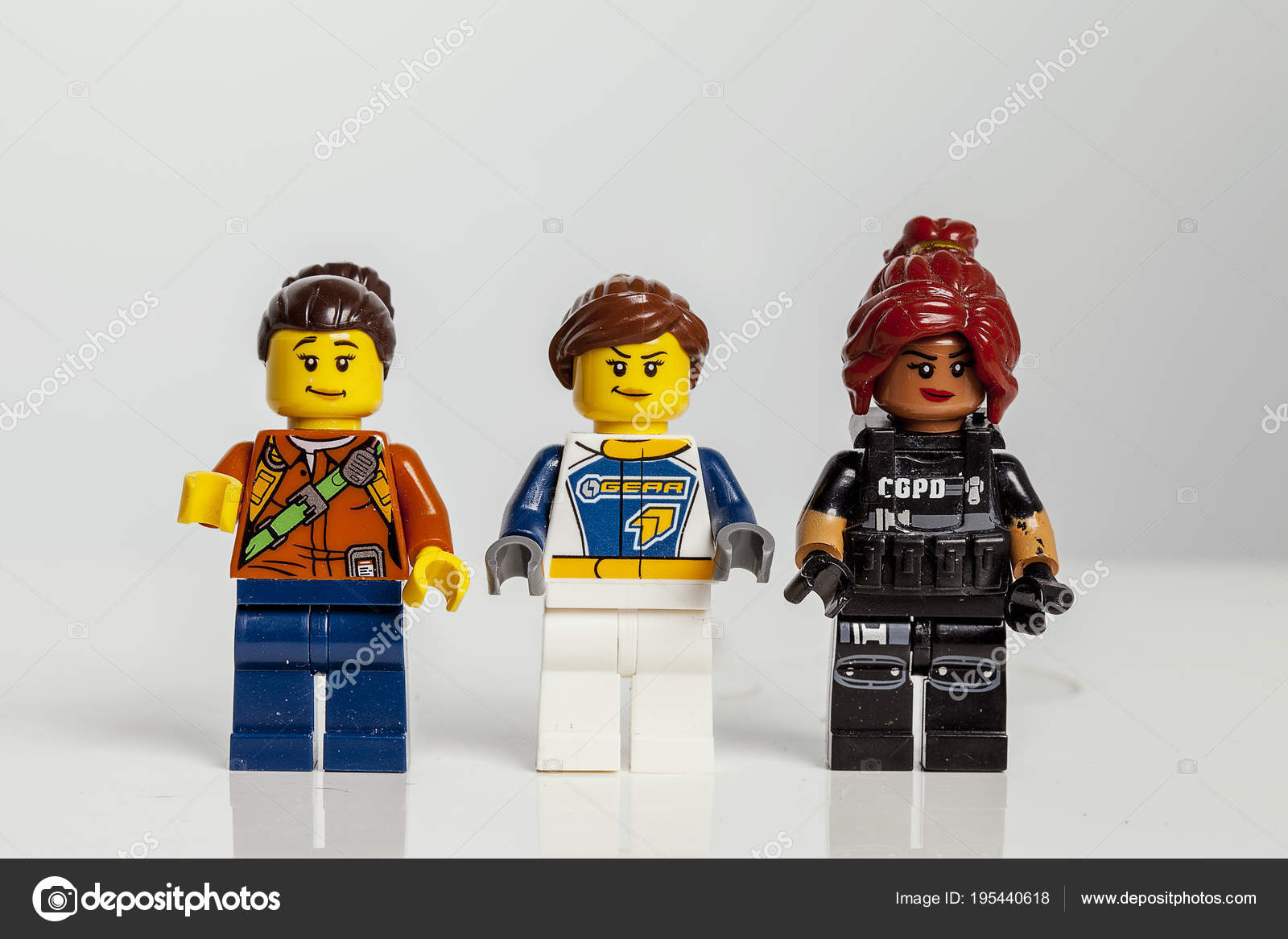 pen egetræ Fonetik Kiev Ukraine May 2018 Three Lego Figures Lined Row White – Stock Editorial  Photo © OlesyaKuzina #195440618