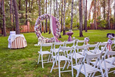 Güzel düğün tuzak kurdu. töreni yer orman