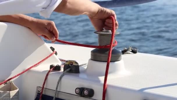 Incorrect use a winch on a yacht — ストック動画