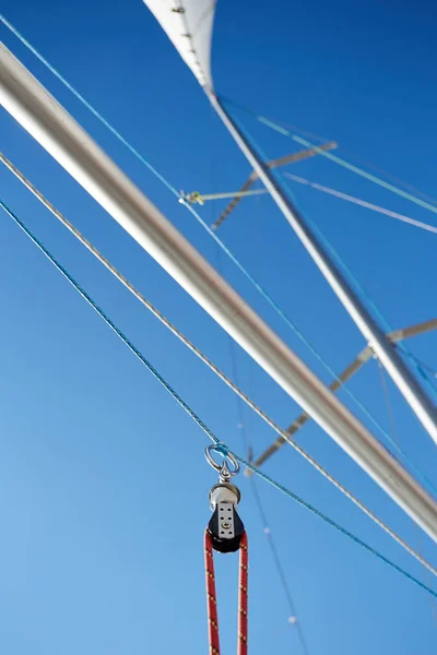 Polo spinnaker es un spar utilizado en veleros — Foto de Stock