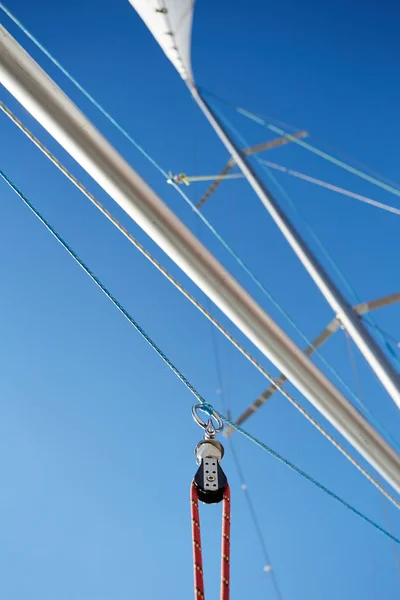 Spinnaker pólo é um spar usado em veleiros — Fotografia de Stock