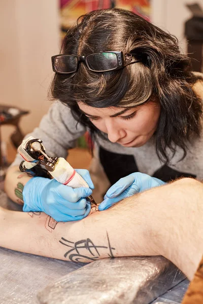 Tatuerare gör — Stockfoto