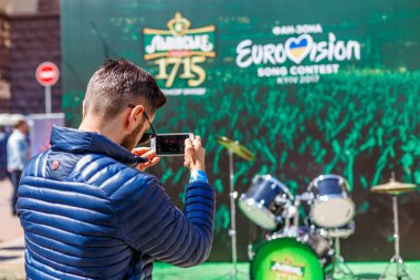 Kiev, Ukrayna - Mayıs 12h, 2017: Merkez bölgesi, Eurovision 2017 Kiev fan.