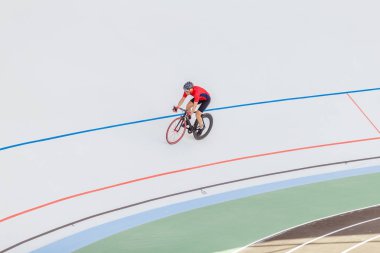 Etkin adam beyaz velodrome açık